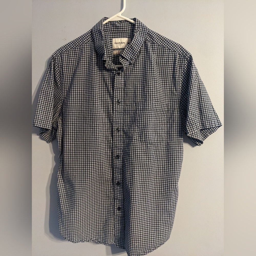 Large slim fit Goodfellows black and white button up